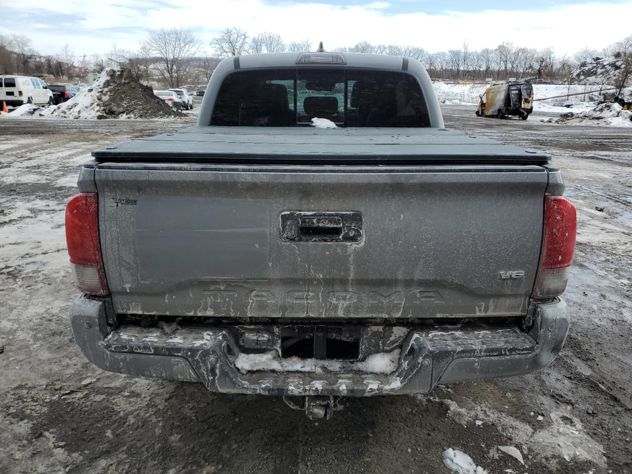 2018 Toyota Tacoma VIN 3TMCZ5AN4JM164733 Copart auction photo, front end / minor dent/scratches damage thumbnail 6