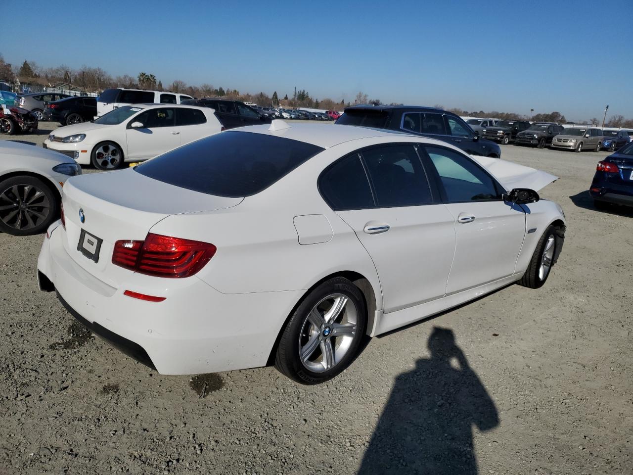 2015 BMW 5er VIN WBA5A5C53FD516102 Copart auction photo, front end / all over damage thumbnail 3