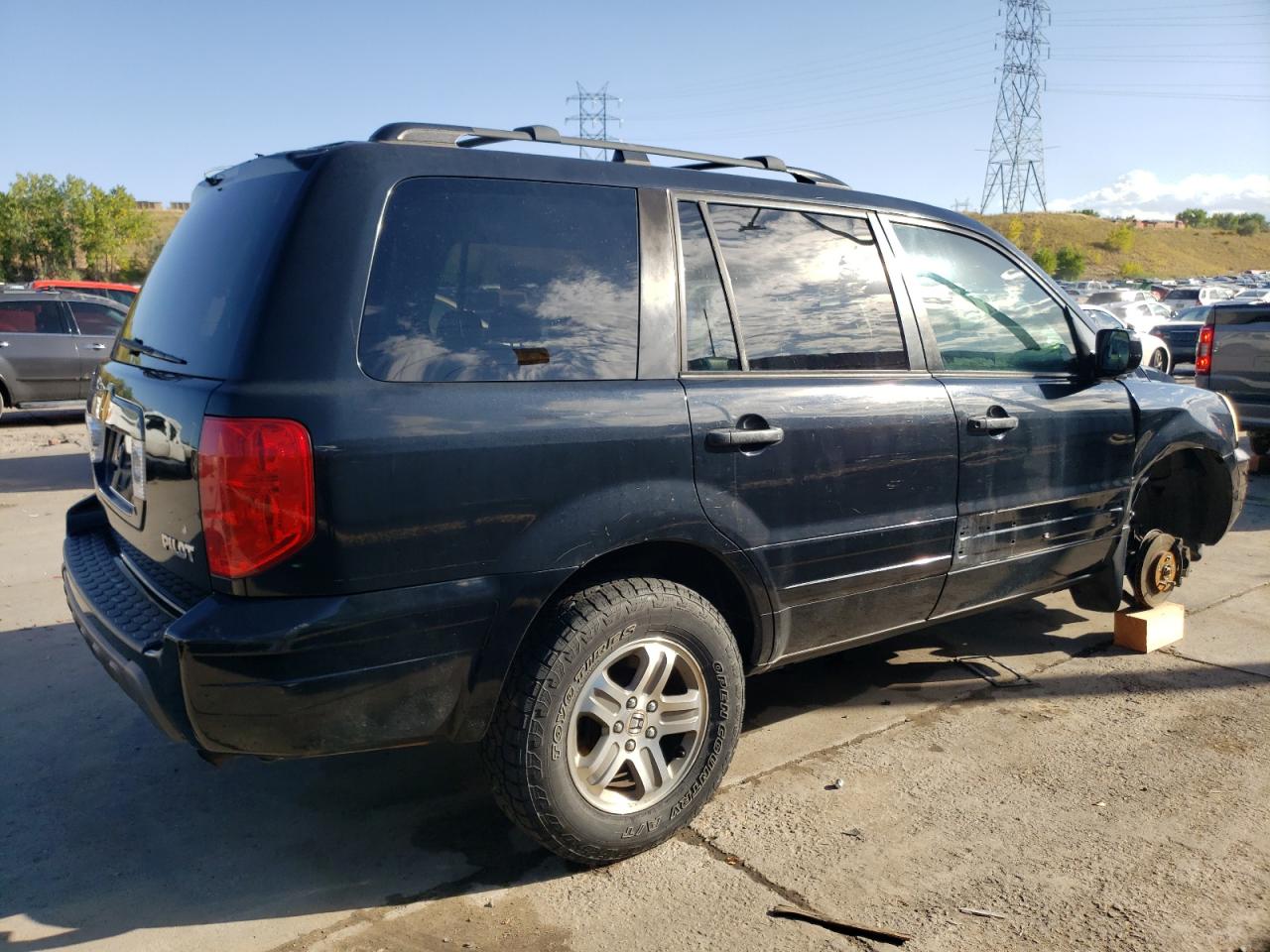2004 Honda Pilot VIN 2HKYF18544H543447 Copart auction photo, front end / hail damage thumbnail 3