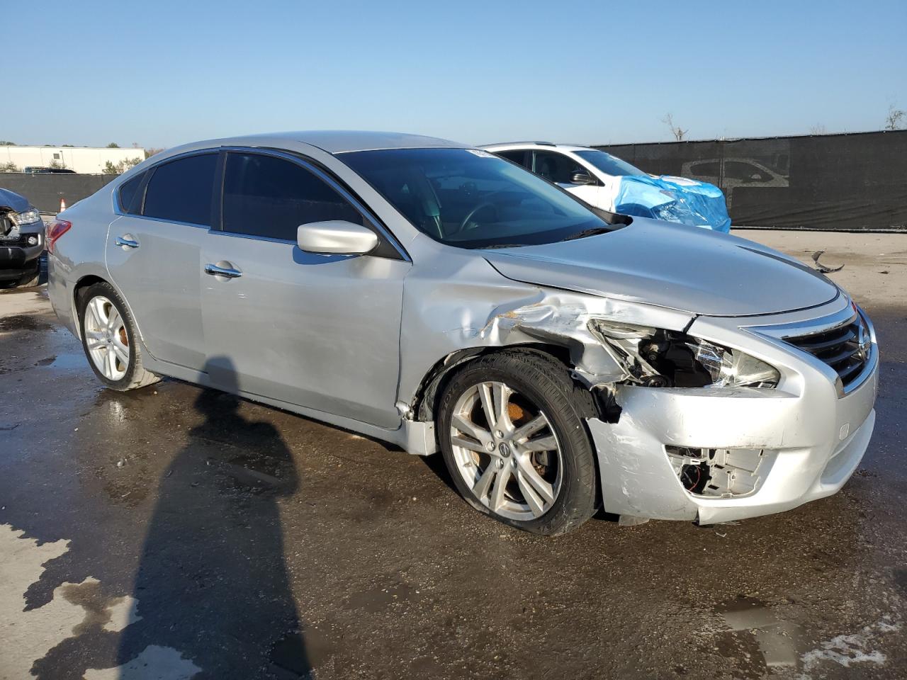 2013 Nissan Altima VIN 1N4BL3AP1DC186400 Copart auction photo, front end / side damage thumbnail 4