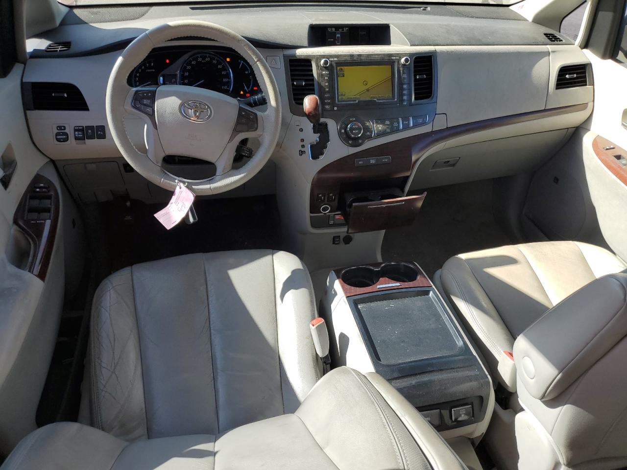 2011 Toyota Sienna VIN 5TDYK3DC8BS086709 Copart auction photo, rear end damage thumbnail 8