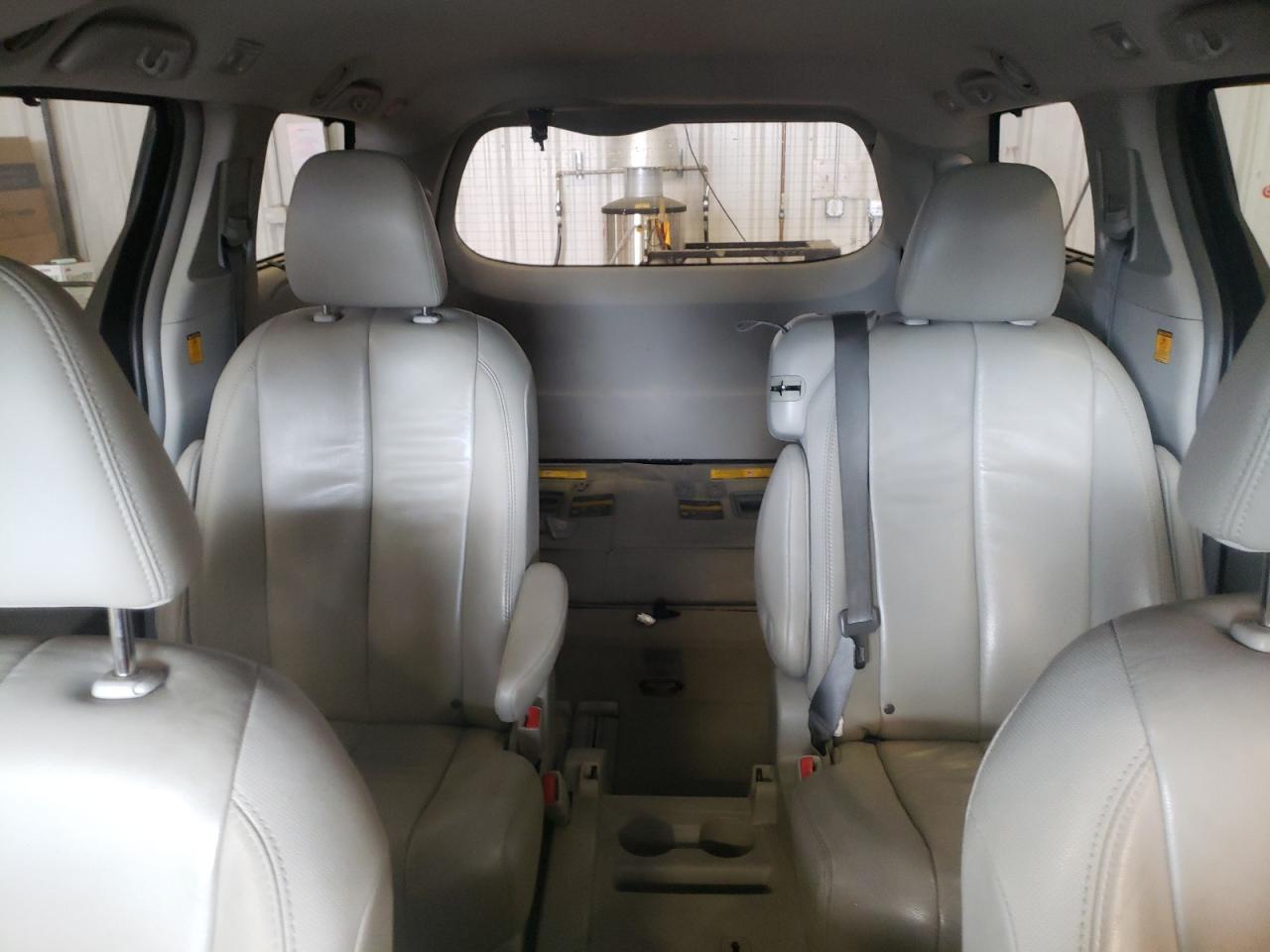 2013 Toyota Sienna VIN 5TDYK3DC5DS367109 Copart auction photo, front end / side damage thumbnail 10