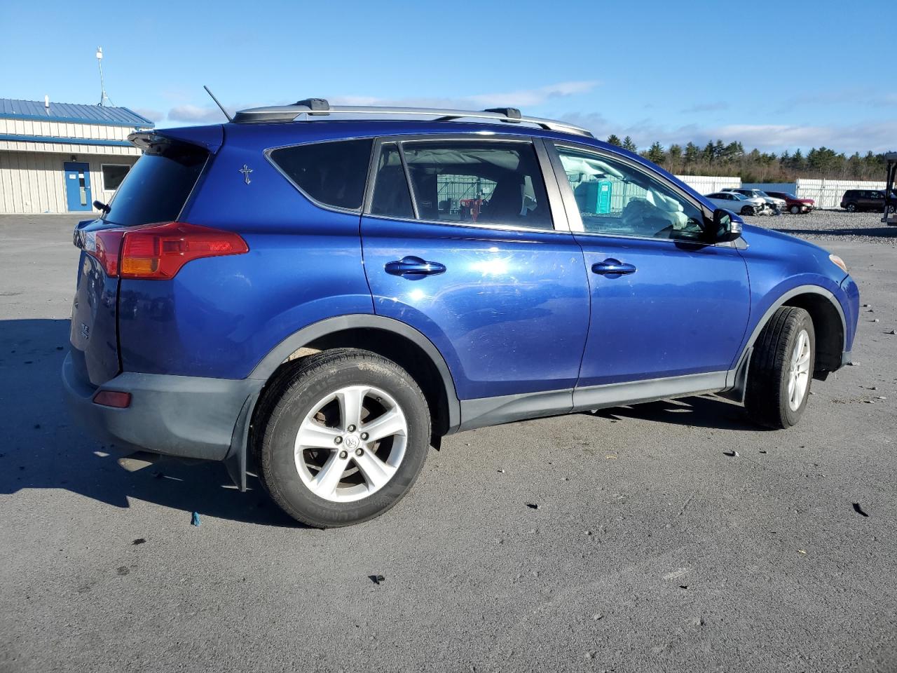 2014 Toyota RAV 4 VIN 2T3RFREV1EW152077 Copart auction photo, front end / minor dent/scratches damage thumbnail 3