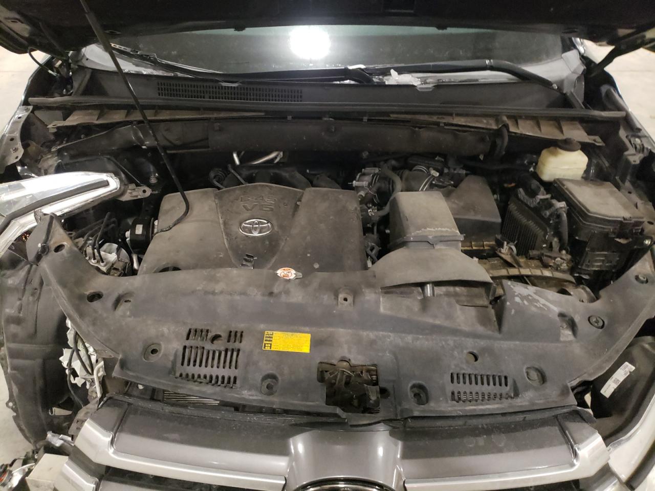 2018 Toyota Highlander VIN 5TDJZRFH7JS536650 Copart auction photo, front end damage thumbnail 14