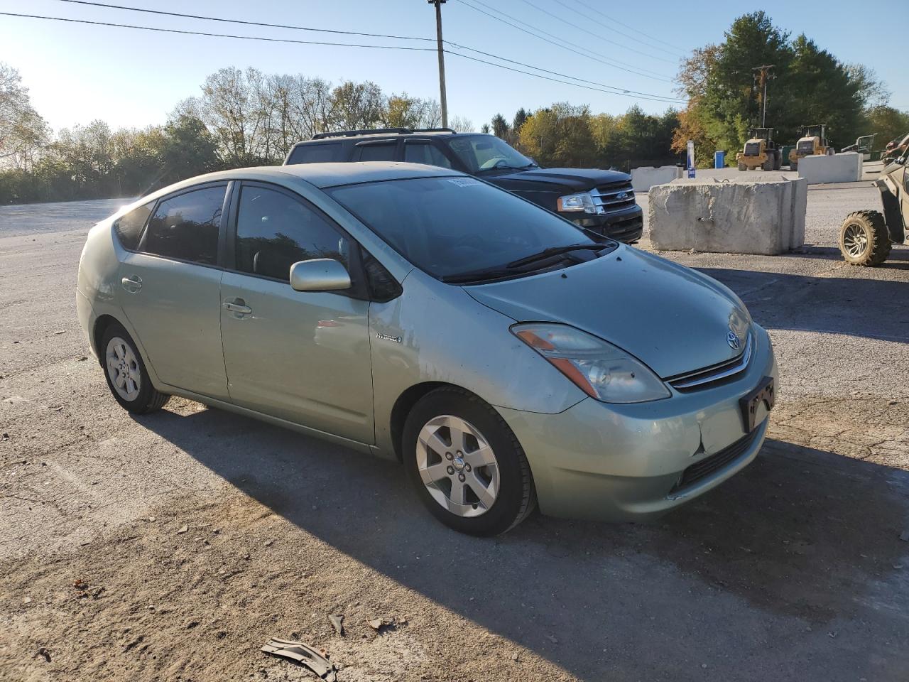 2007 Toyota Prius VIN JTDKB20U377648564 Copart auction photo, minor dent/scratches / front end damage thumbnail 4