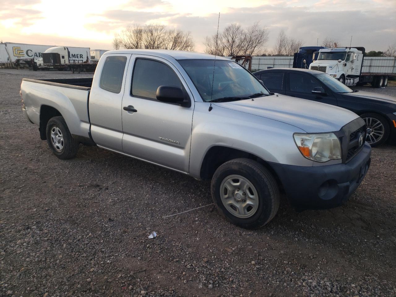 2011 Toyota Tacoma VIN 5TFTX4CN7BX006332 Copart auction photo, rear end / minor dent/scratches damage thumbnail 4