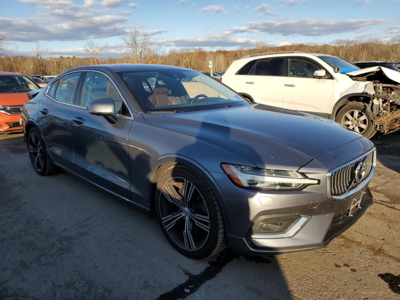 2019 Volvo S60 VIN 7JRA22TL0KG001810 Copart auction photo, rear end / minor dent/scratches damage thumbnail 4