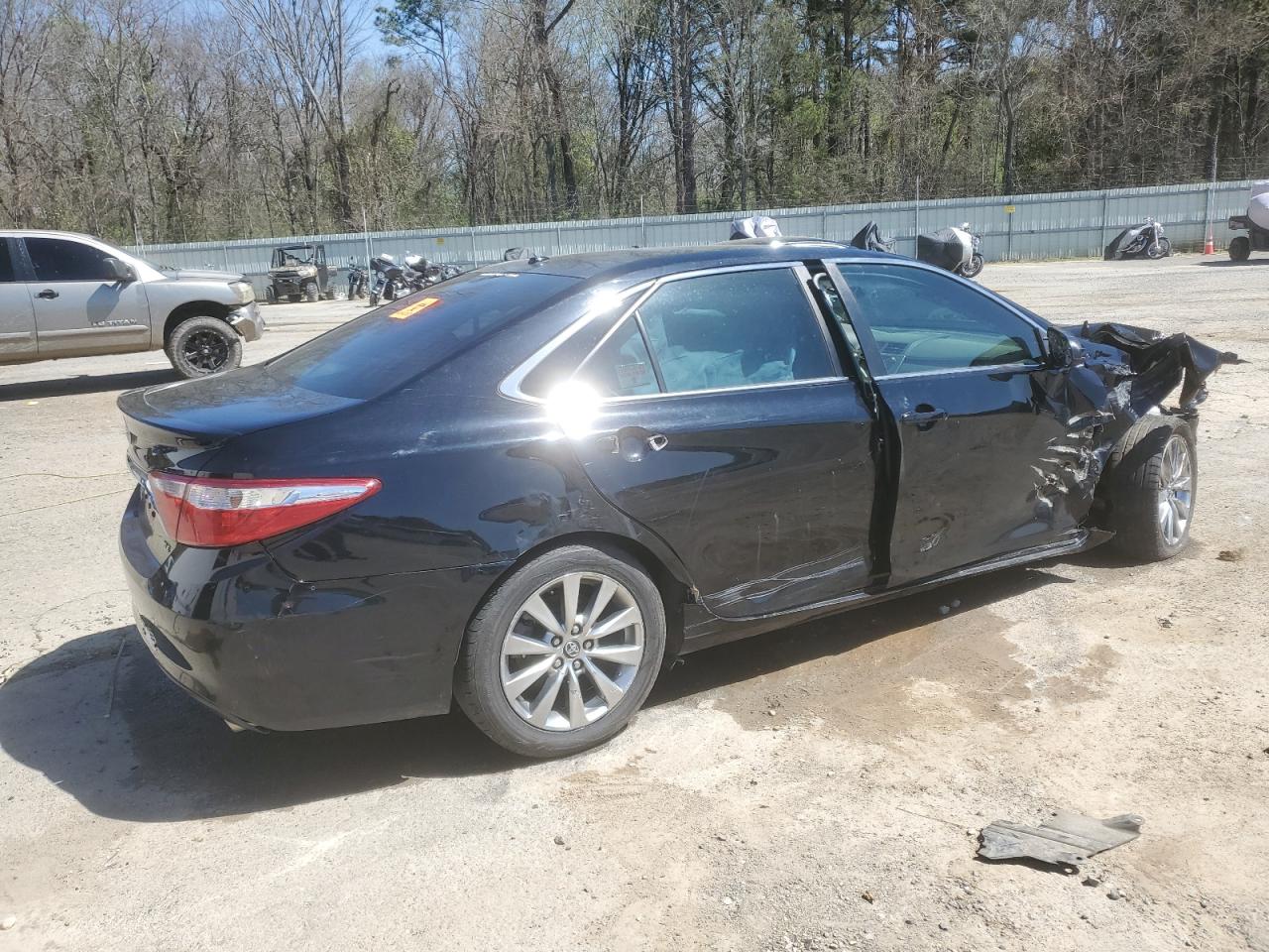 2017 Toyota Camry VIN 4T1BF1FK9HU673553 Copart auction photo, front end / side damage thumbnail 3