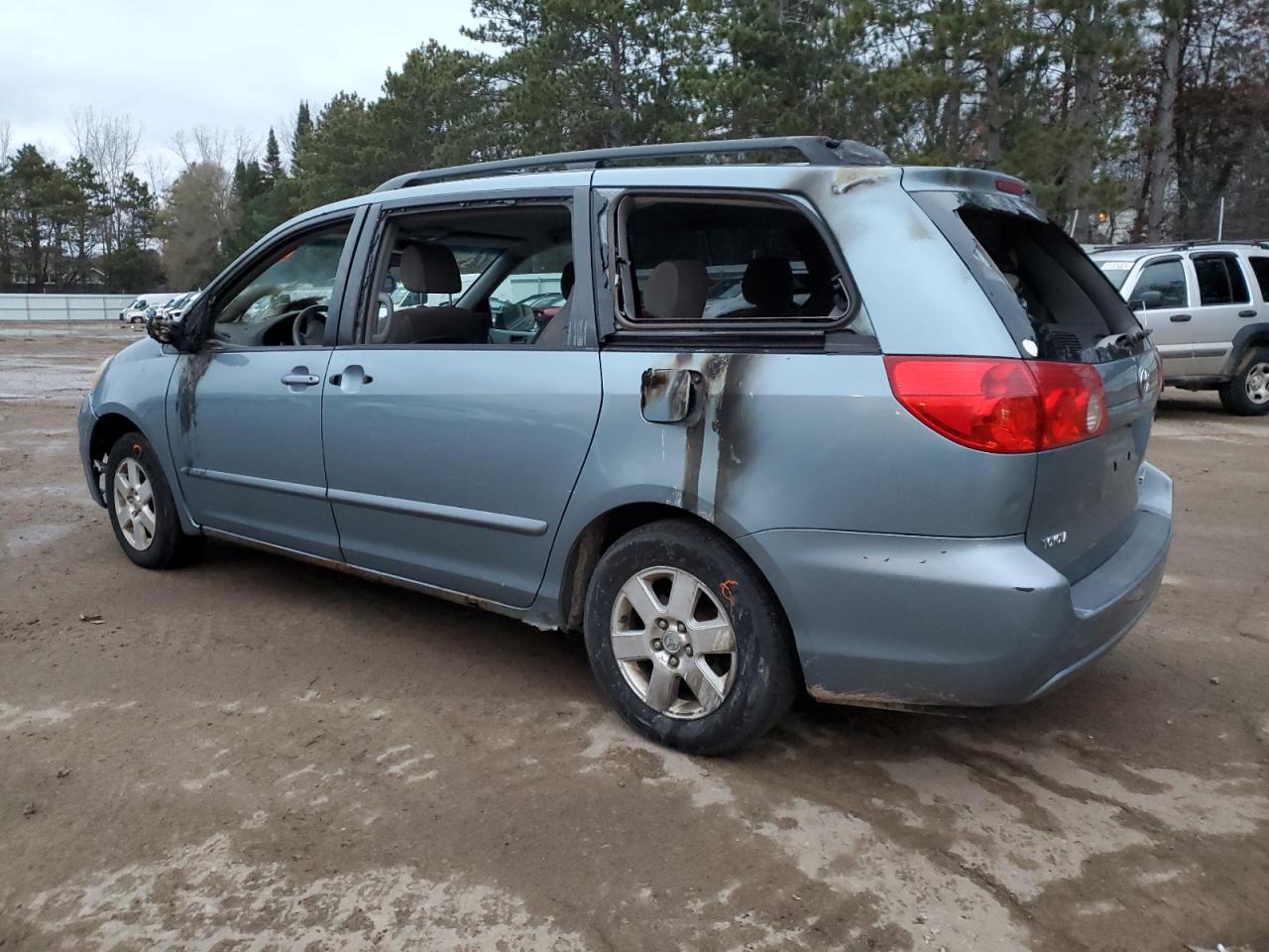 2006 Toyota Sienna VIN 5TDZA23C16S402749 Copart auction photo, vandalism / hail damage thumbnail 2