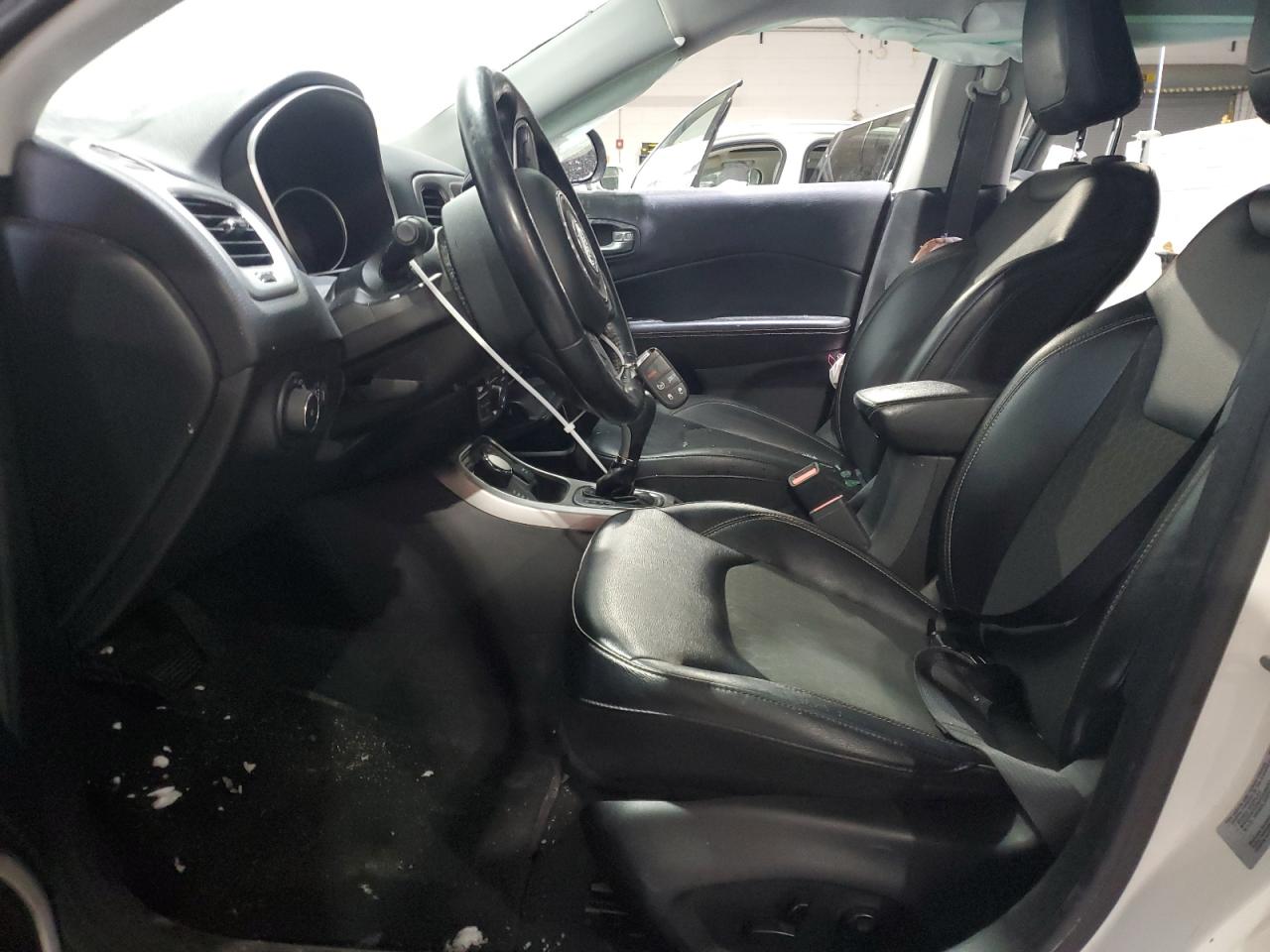 2018 Jeep Compass VIN 3C4NJDBB8JT116222 Copart auction photo, side / minor dent/scratches damage thumbnail 7