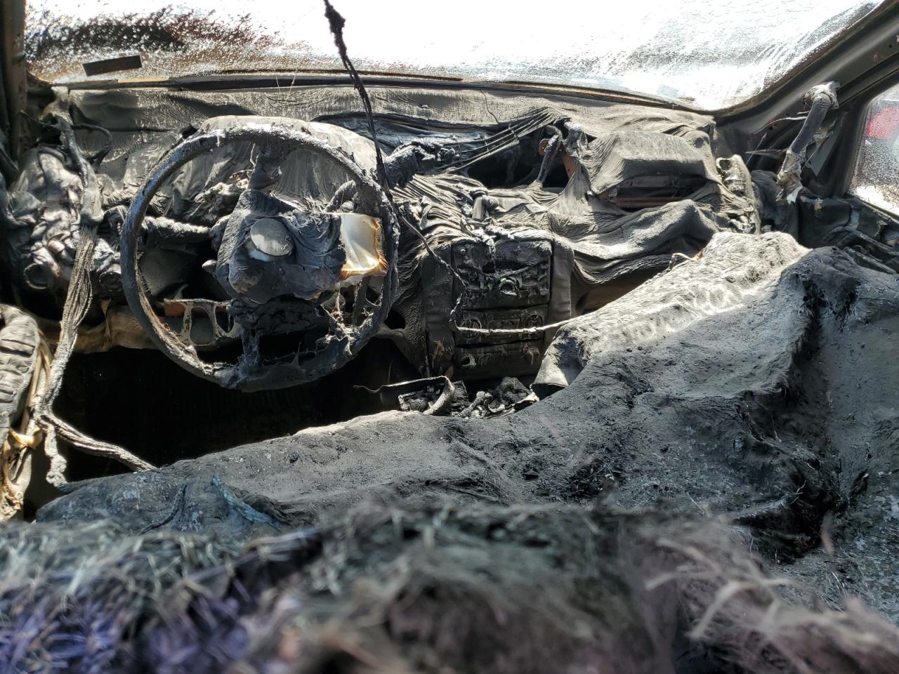 2011 Chevrolet Silverado VIN 1GC1KYC84BF259895 Copart auction photo, burn / burn - interior damage thumbnail 8