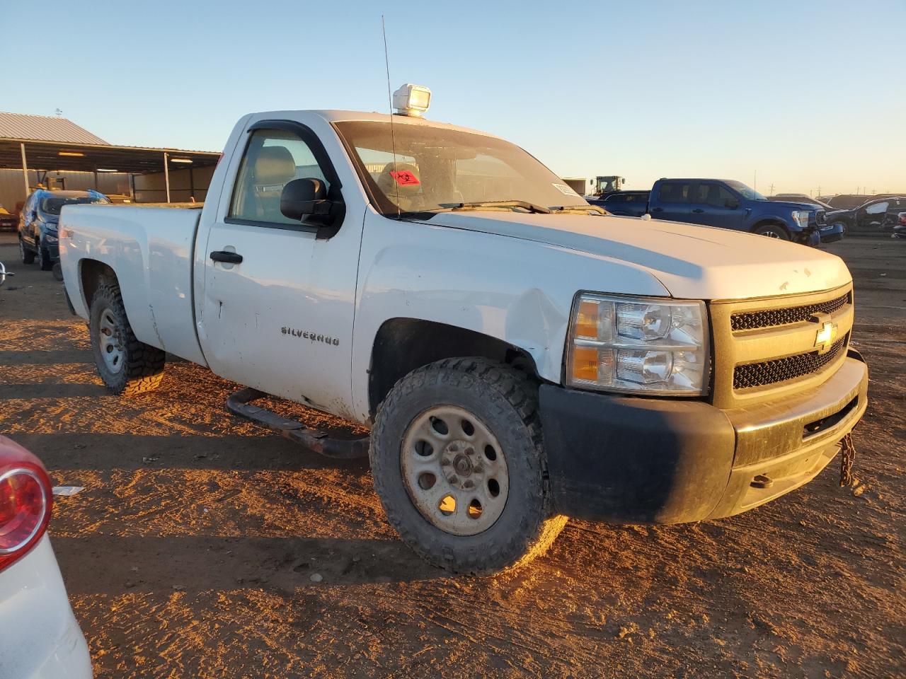 2009 Chevrolet Silverado VIN 1GCEK14C09Z288900 Copart auction photo, side / rear end damage thumbnail 4