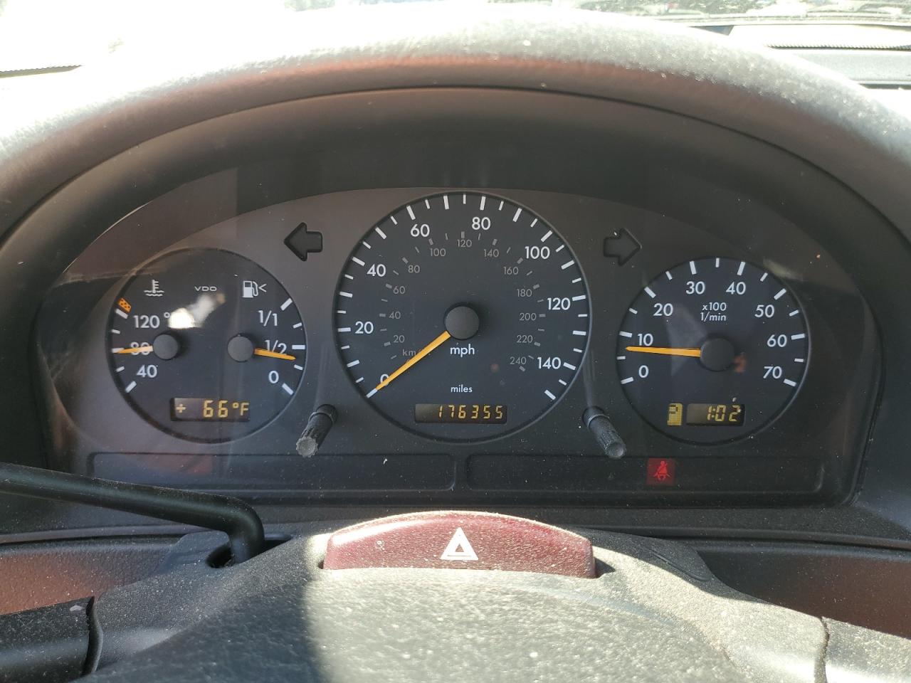 2002 Mercedes-Benz M-klasse VIN 4JGAB54E12A318056 Copart auction photo, side / minor dent/scratches damage thumbnail 9
