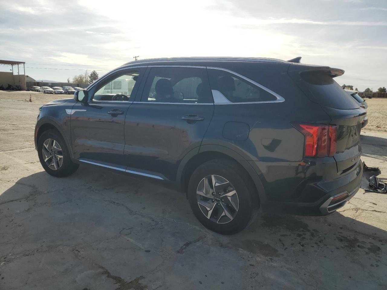 2022 KIA Sorento VIN KNDRG4LGXN5123480 Copart auction photo, rear end / side damage thumbnail 2