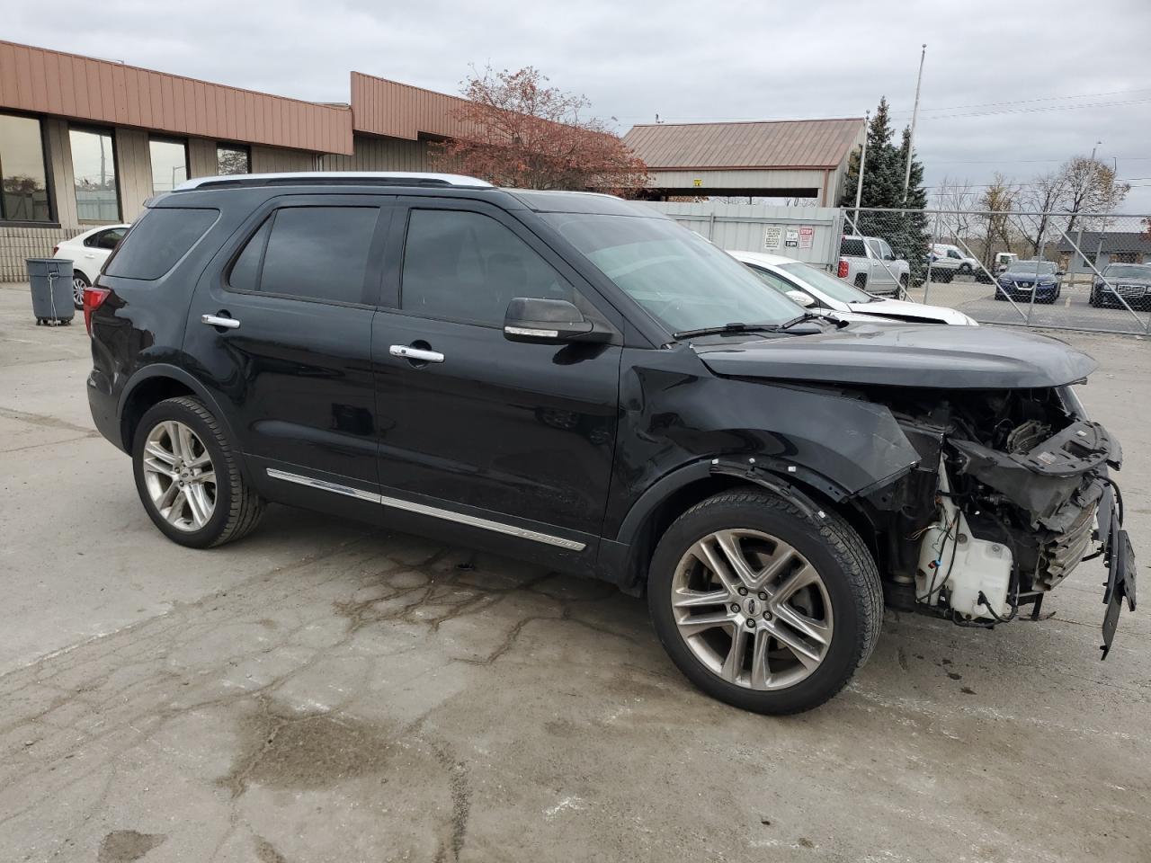 2017 Ford Explorer VIN 1FM5K8F88HGD45531 Copart auction photo, front end / side damage thumbnail 4
