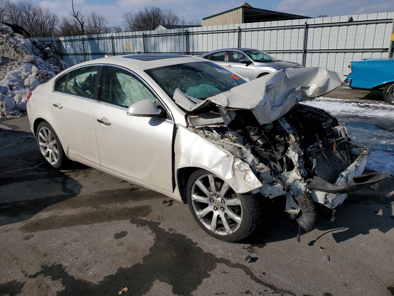 2013 Buick Regal VIN 2G4GU5GVXD9211263 Copart auction photo, front end damage thumbnail 4