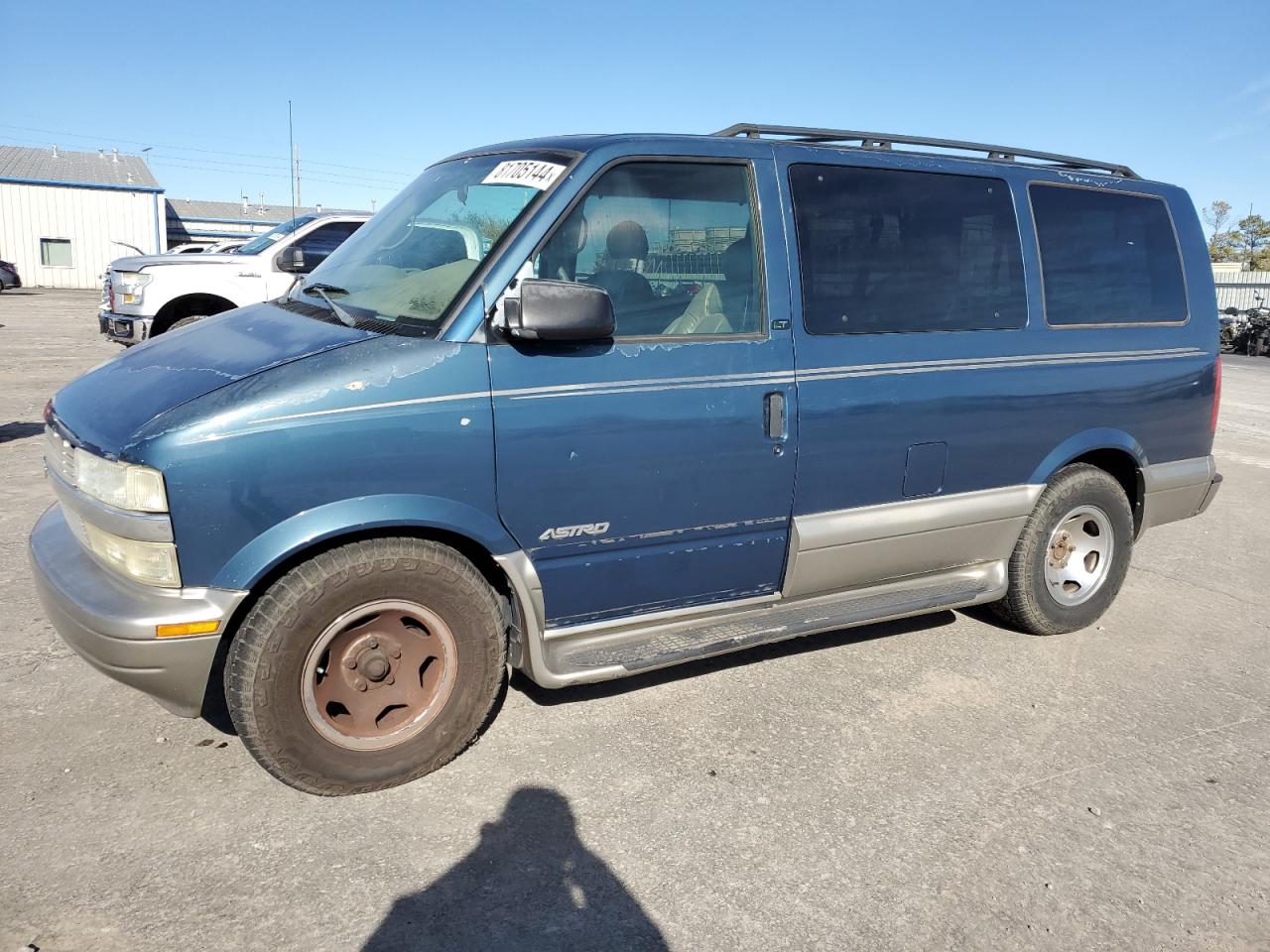 2002 Chevrolet Astro VIN 1GNDM19X42B146444