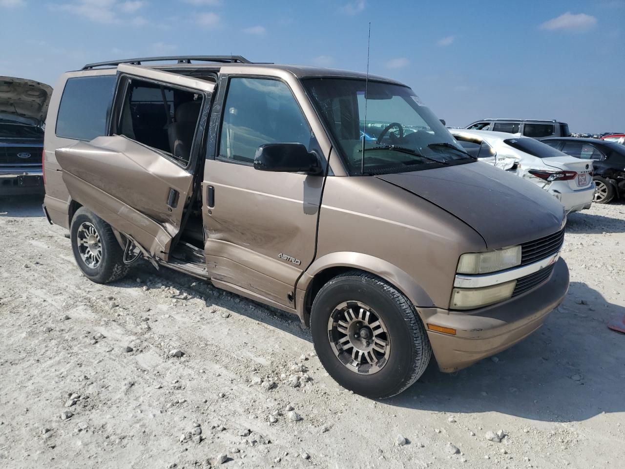 2000 Chevrolet Astro VIN 1GNDM19WXYB150711 Copart auction photo, side / hail damage thumbnail 4