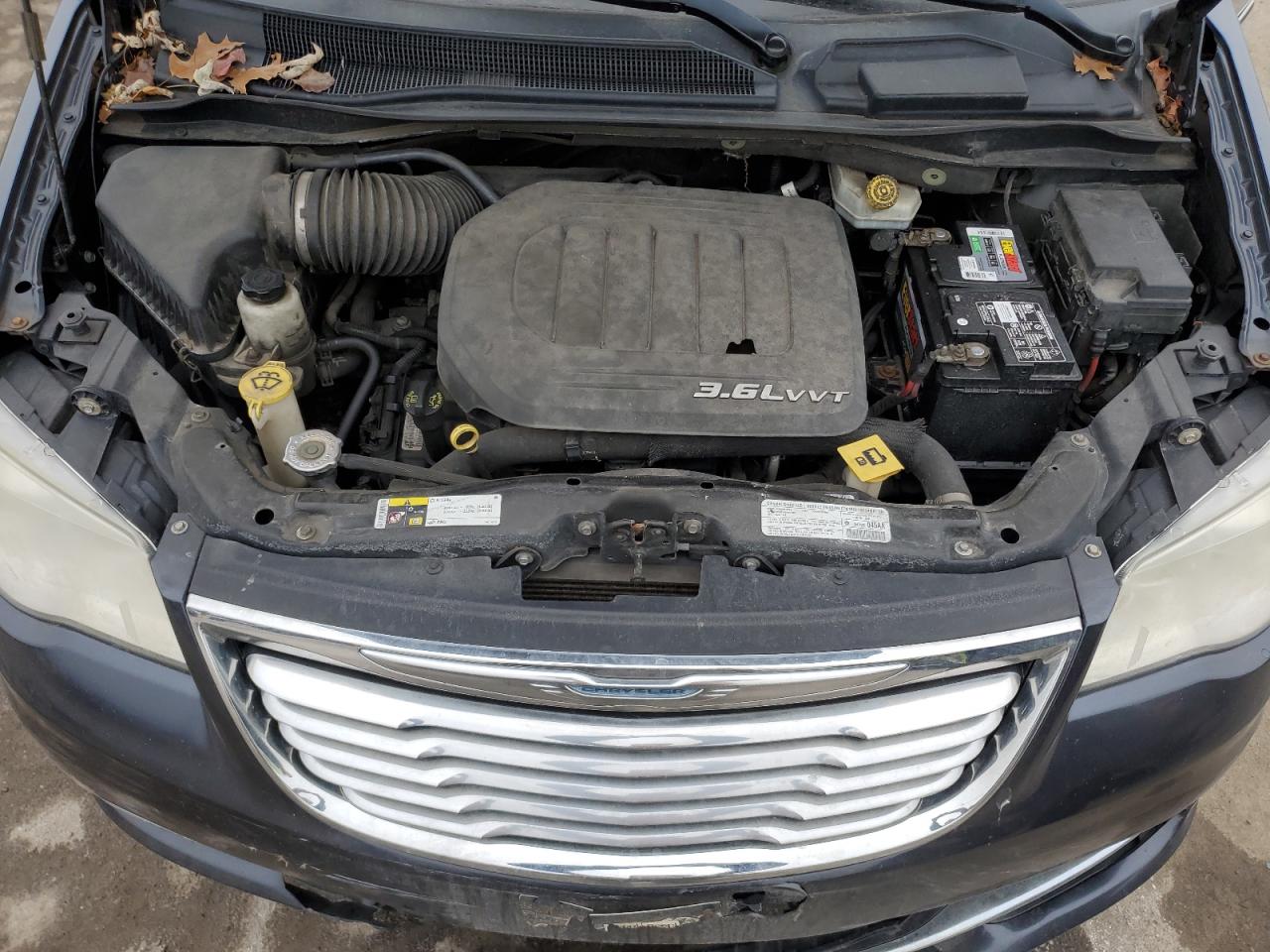 2013 Chrysler Town & Country VIN 2C4RC1BG2DR691509 Copart auction photo, front end damage thumbnail 12
