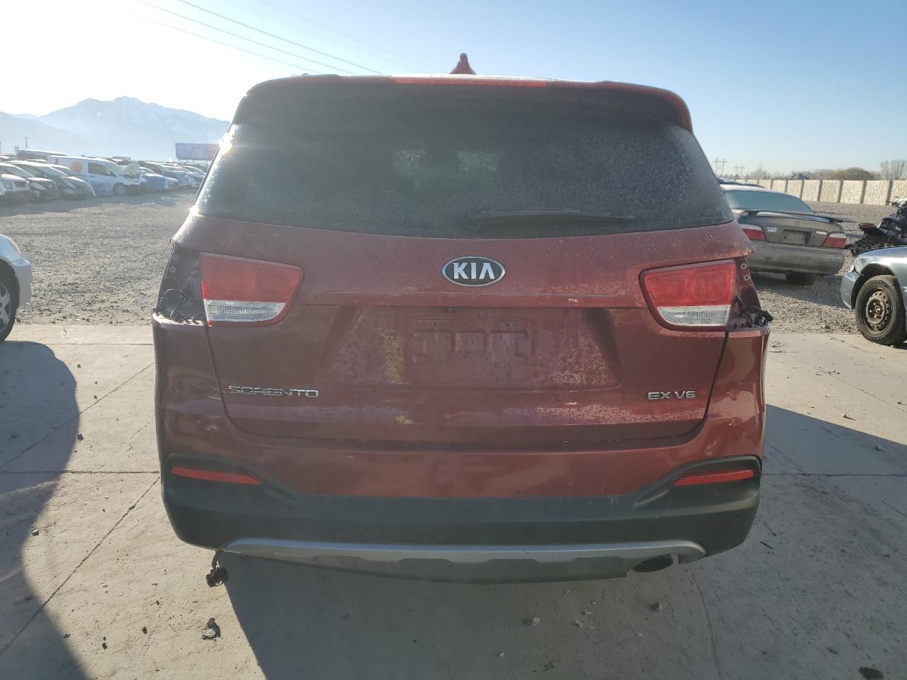 2017 KIA Sorento VIN 5XYPHDA50HG232483 Copart auction photo, rear end / side damage thumbnail 6