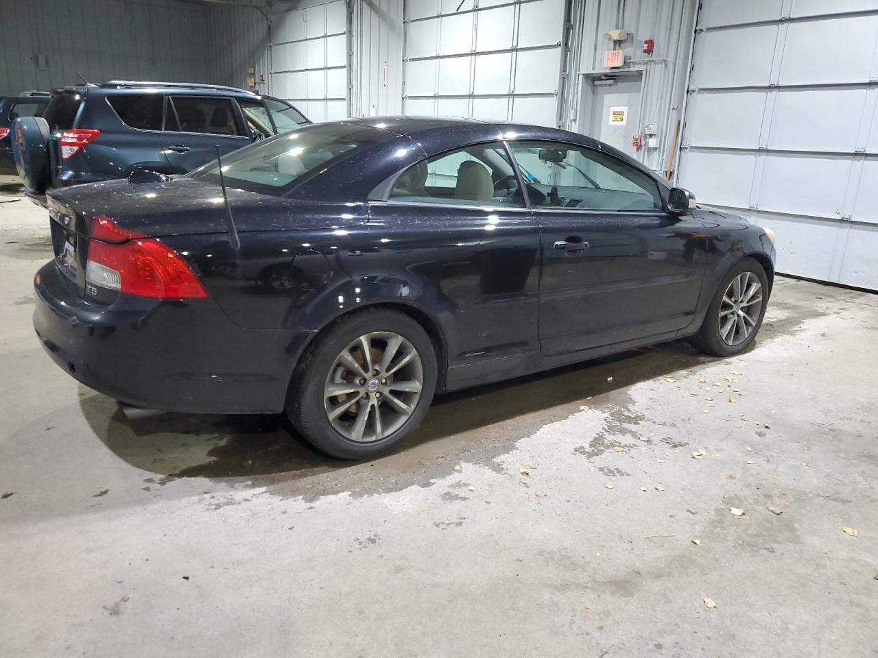 2013 Volvo C70 VIN YV1672MC5DJ137905 Copart auction photo, front end / undercarriage damage thumbnail 3