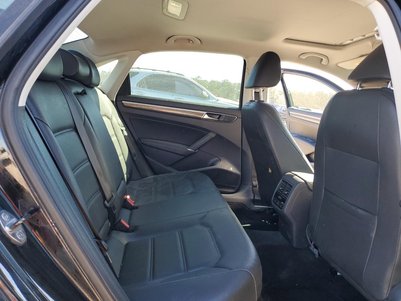 2016 Volkswagen Passat VIN 1VWBS7A31GC061576 Copart auction photo, front end damage thumbnail 10
