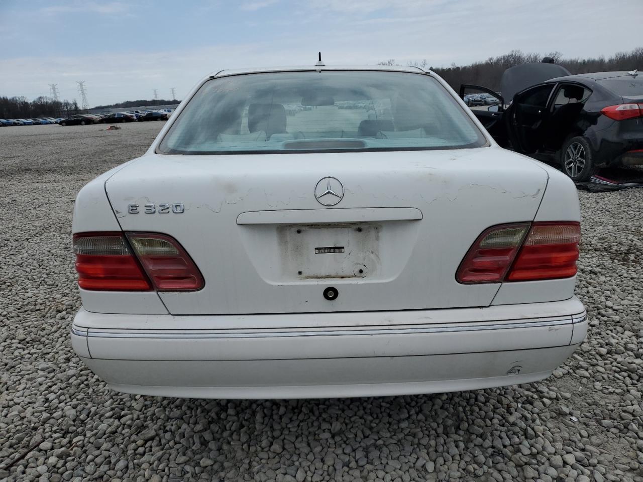 2000 Mercedes-Benz E-klasse VIN WDBJF65J4YB156192 Copart auction photo, side / front end damage thumbnail 6