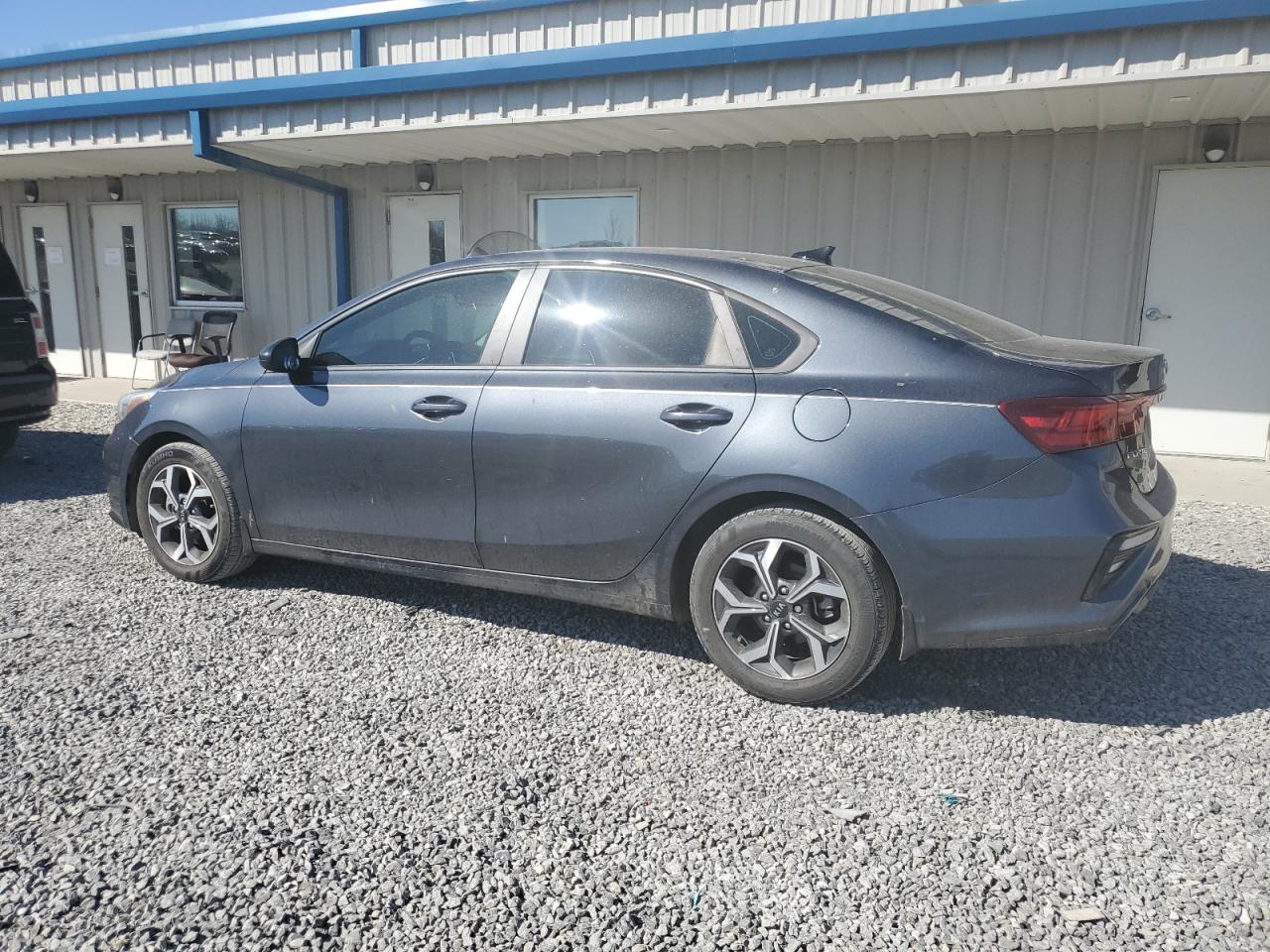 2021 KIA Forte VIN 3KPF24AD0ME266614 Copart auction photo, side damage thumbnail 2