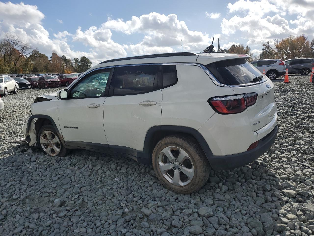 2017 Jeep Compass VIN 3C4NJDBB2HT693354 Copart auction photo, front end damage thumbnail 2