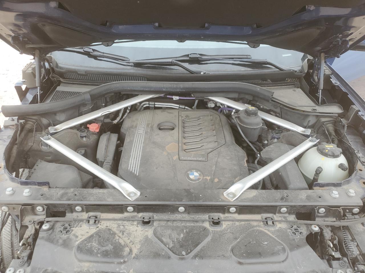 2022 BMW X7 VIN 5UXCW2C02N9L18495 Copart auction photo, front end / minor dent/scratches damage thumbnail 12