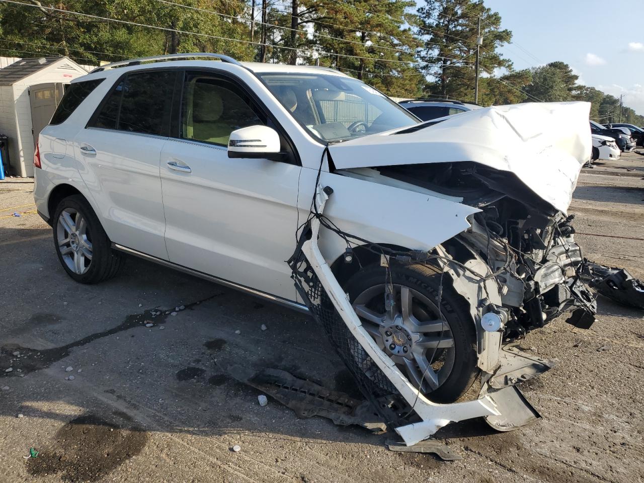 2014 Mercedes-Benz M-klasse VIN 4JGDA5JB5EA416652 Copart auction photo, front end damage thumbnail 4