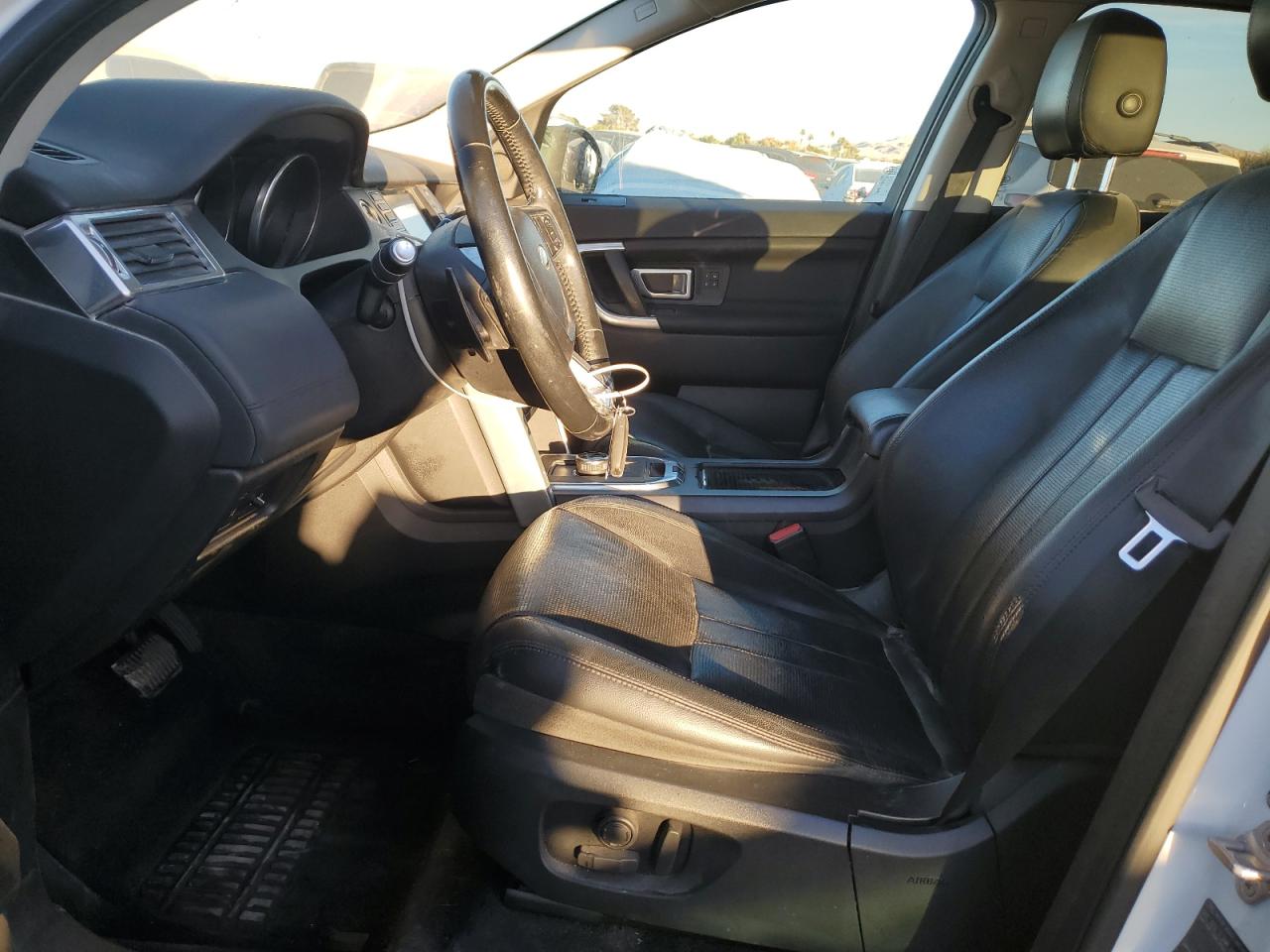 2017 Land Rover Discovery VIN SALCR2BG9HH655692 Copart auction photo, front end damage thumbnail 7