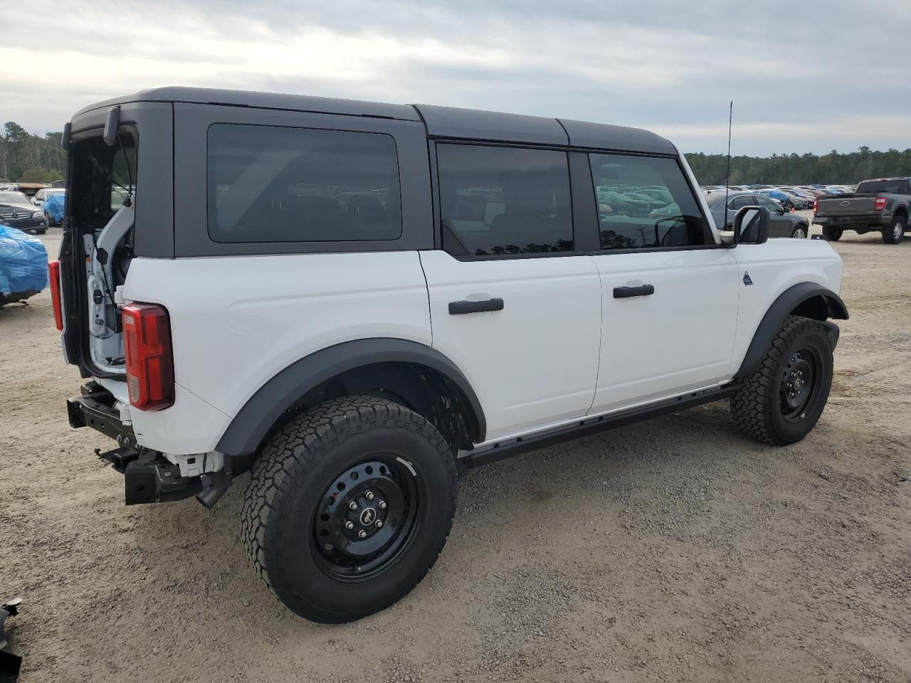 2023 Ford Bronco VIN 1FMDE5BH5PLC16708 Copart auction photo, rear end / front end damage thumbnail 3