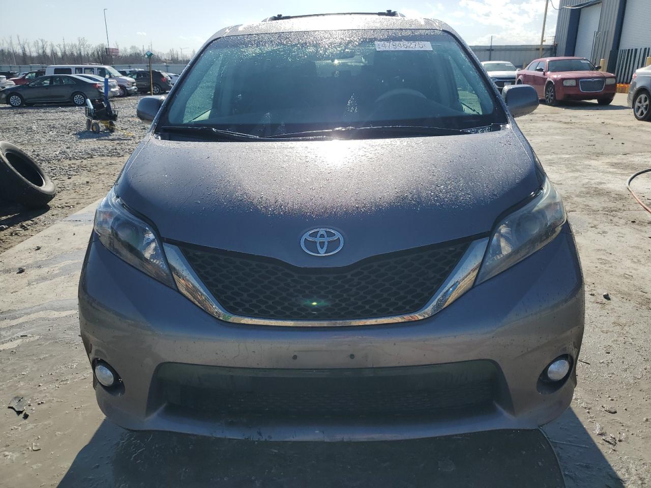 2011 Toyota Sienna VIN 5TDXK3DC5BS072472 Copart auction photo, front end damage thumbnail 5