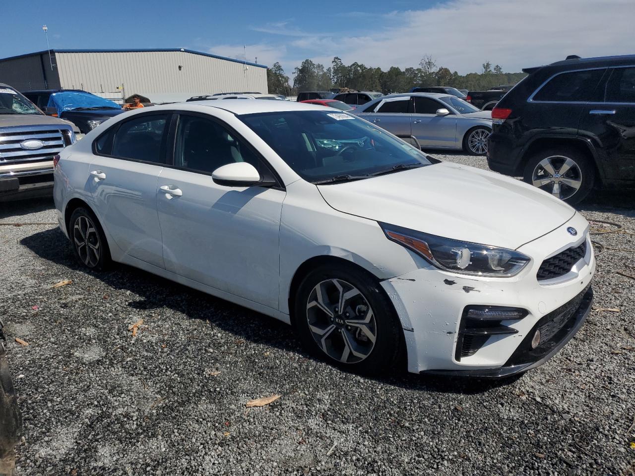 2021 KIA Forte VIN 3KPF24ADXME394441 Copart auction photo, vandalism / undercarriage damage thumbnail 4