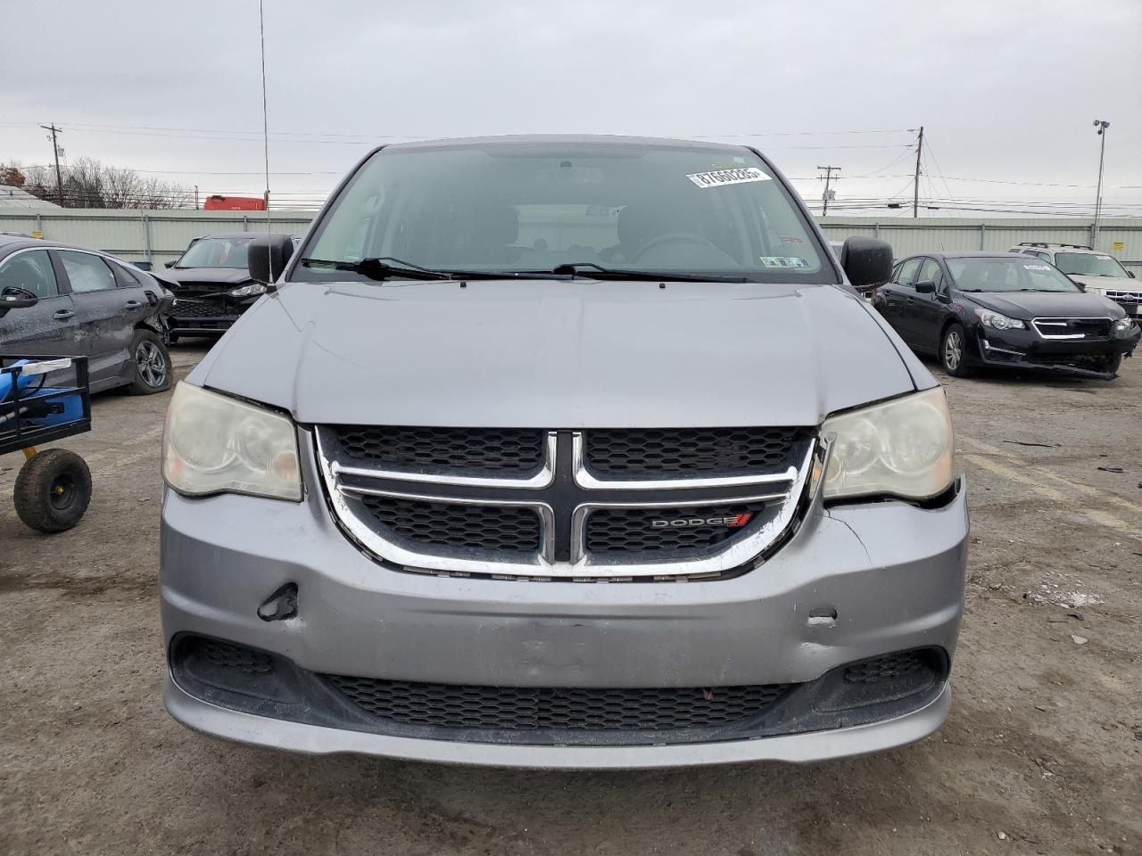 2014 Dodge Caravan VIN 2C4RDGBGXER137457 Copart auction photo, front end damage thumbnail 5