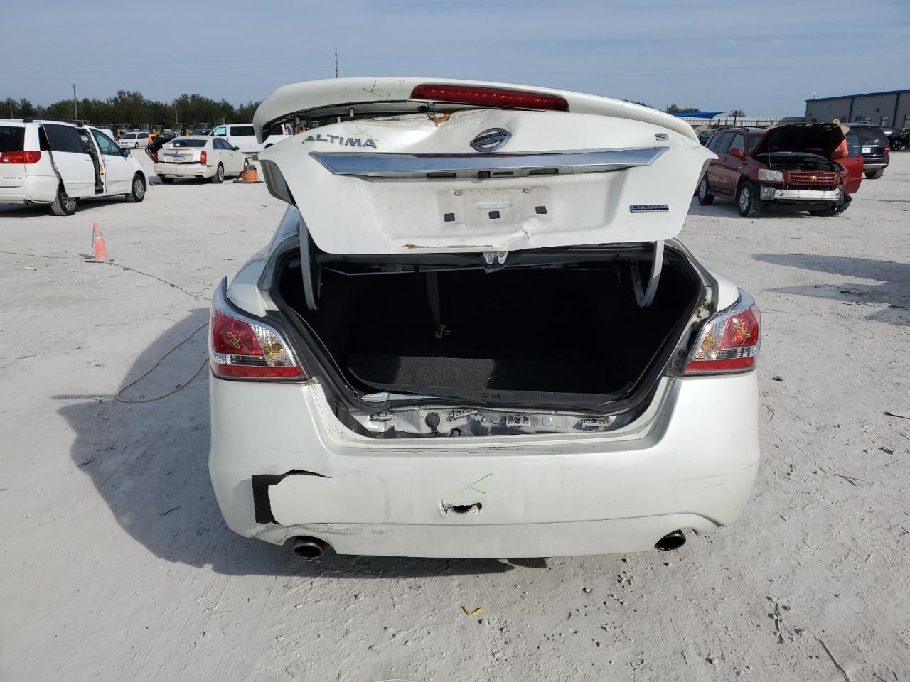 2015 Nissan Altima VIN 1N4AL3AP7FC475439 Copart auction photo, rear end damage thumbnail 6