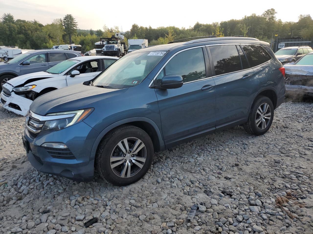 2017 Honda Pilot VIN 5FNYF5H88HB003623