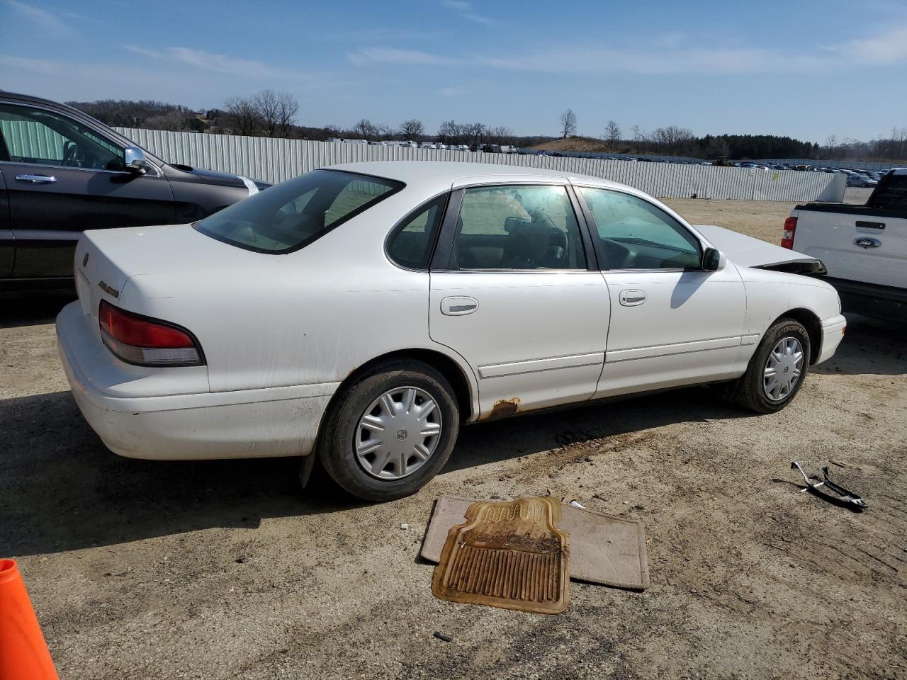 1997 Toyota Avalon VIN 4T1BF12B5VU206762 Copart auction photo, front end / minor dent/scratches damage thumbnail 3