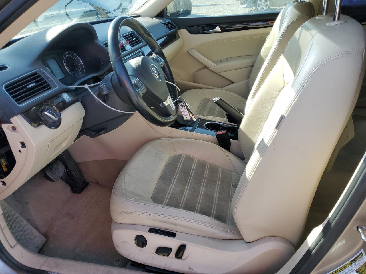 2015 Volkswagen Passat VIN 1VWCV7A34FC022264 Copart auction photo, front end damage thumbnail 7