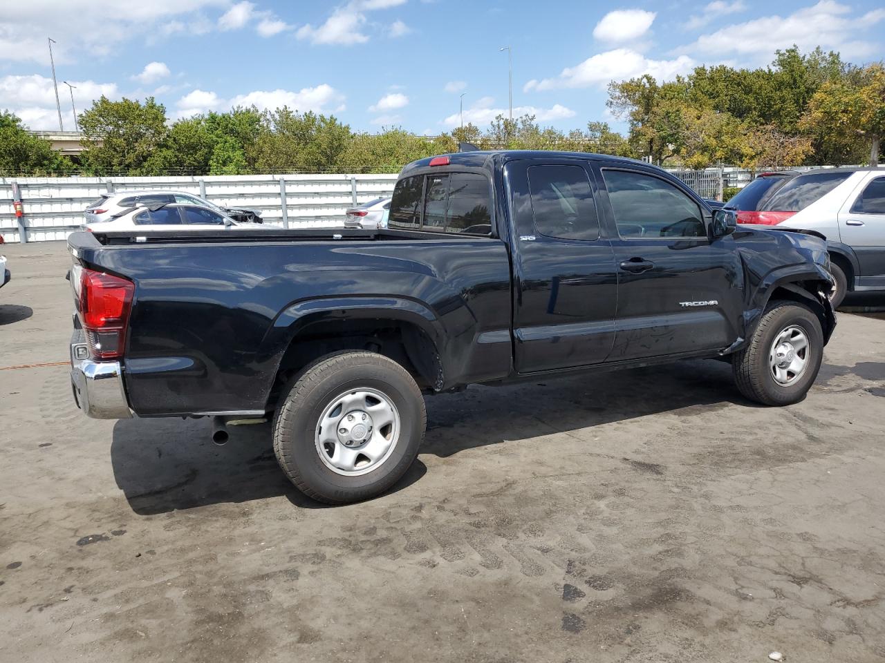 2020 Toyota Tacoma VIN 5TFRX5GN0LX176432 Copart auction photo, front end / side damage thumbnail 3