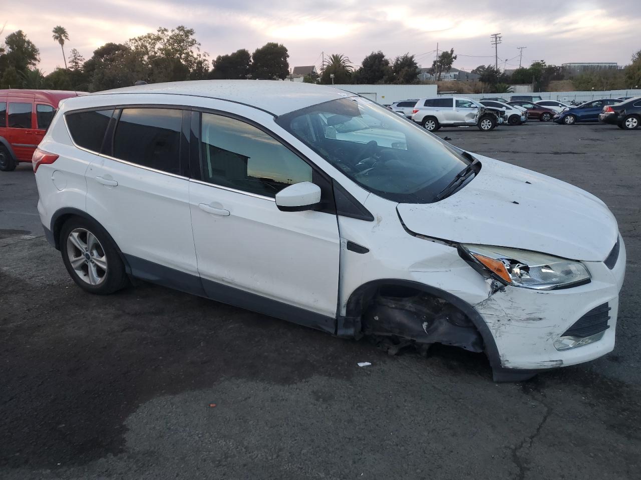 2016 Ford Escape VIN 1FMCU0G9XGUB61752 Copart auction photo, front end damage thumbnail 4