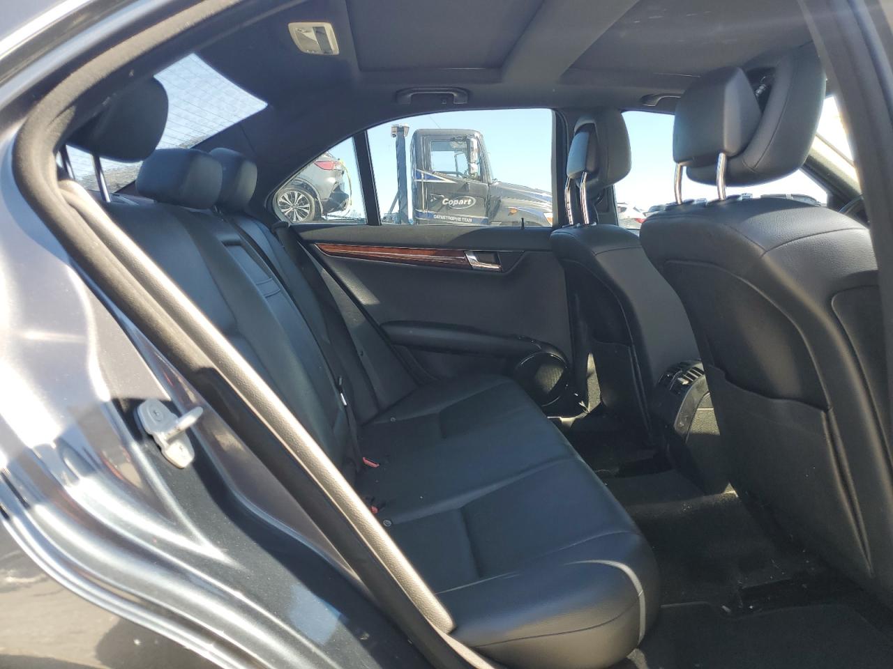 2011 Mercedes-Benz C-klasse VIN WDDGF8BB6BR163458 Copart auction photo, mechanical / minor dent/scratches damage thumbnail 10