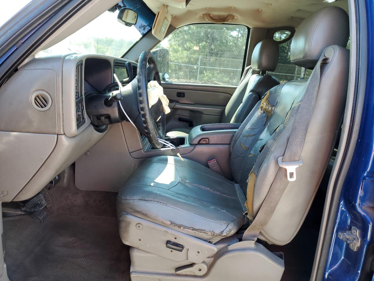 2004 Chevrolet Silverado VIN 1GCHC23U74F178933 Copart auction photo, front end / minor dent/scratches damage thumbnail 7