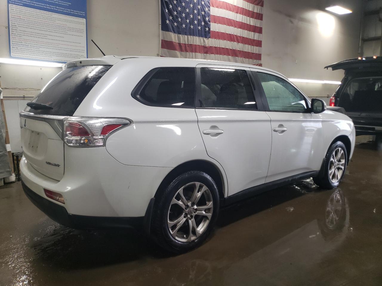 2014 Mitsubishi Outlander VIN JA4AD3A34EZ008702 Copart auction photo, front end / minor dent/scratches damage thumbnail 3