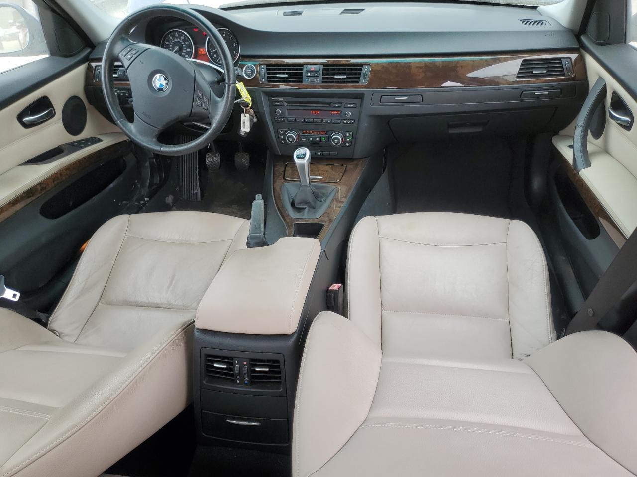 2009 BMW 3er VIN WBAPK73519A464590 Copart auction photo, undercarriage / minor dent/scratches damage thumbnail 8