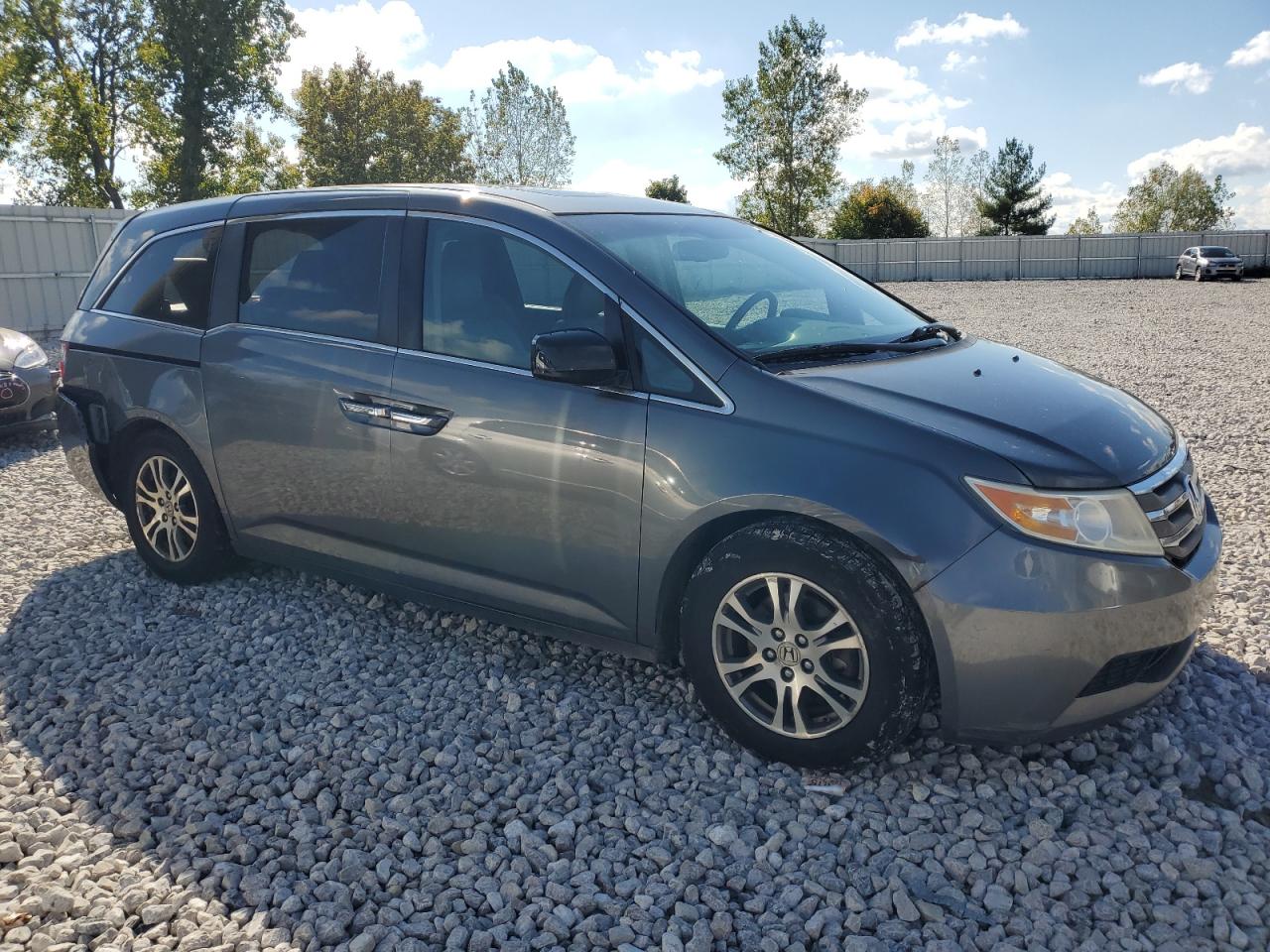 2013 Honda Odyssey VIN 5FNRL5H62DB034632 Copart auction photo, rear end / minor dent/scratches damage thumbnail 4
