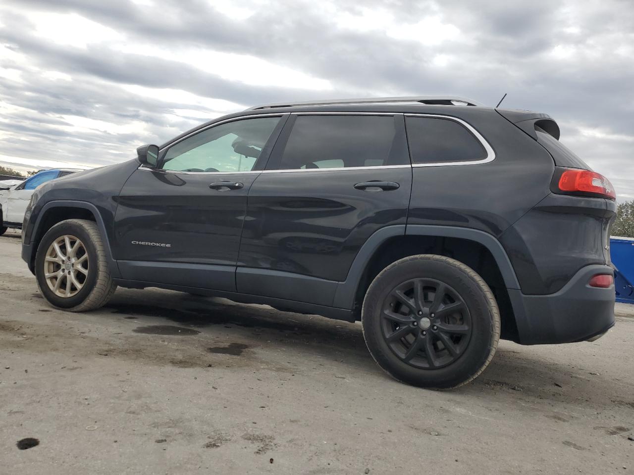 2014 Jeep Grand Cherokee VIN 1C4PJMCS0EW180892 Copart auction photo, minor dent/scratches damage thumbnail 2