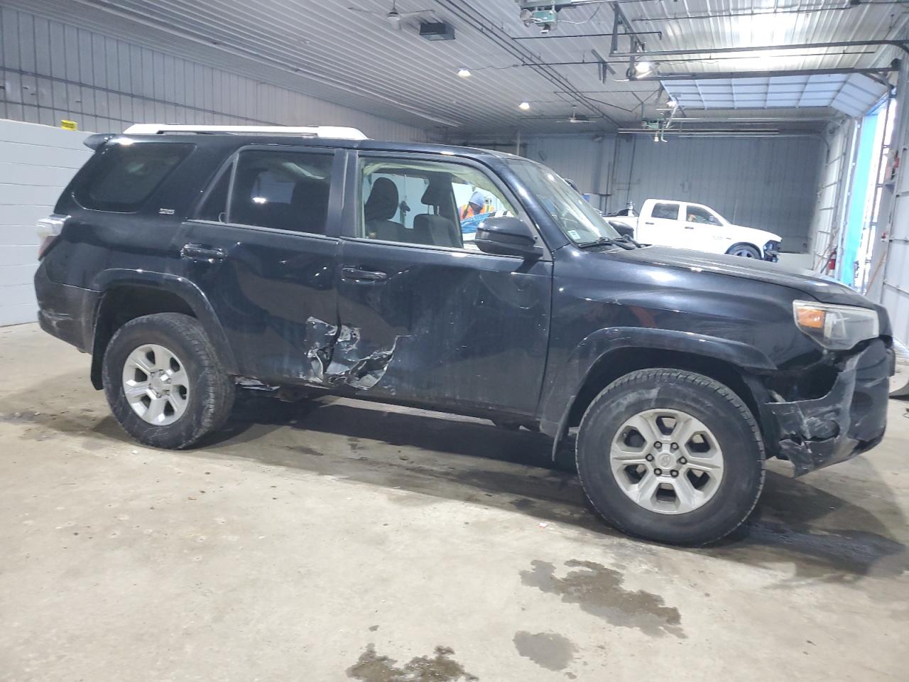 2016 Toyota 4Runner VIN JTEBU5JR6G5323890 Copart auction photo, front end / side damage thumbnail 4