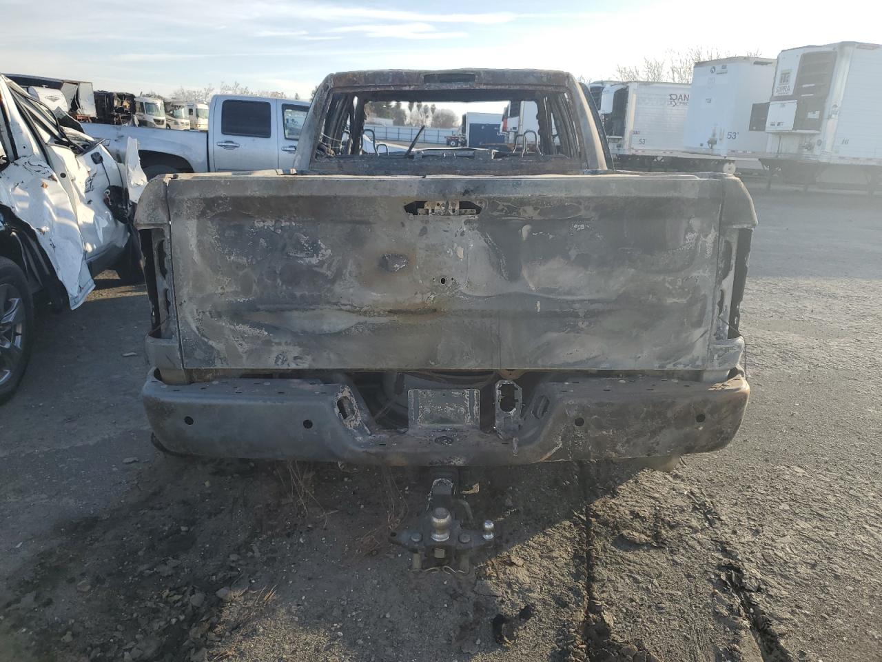 2018 RAM 2500 VIN 3C6UR5FL7JG261457 Copart auction photo, burn damage thumbnail 6